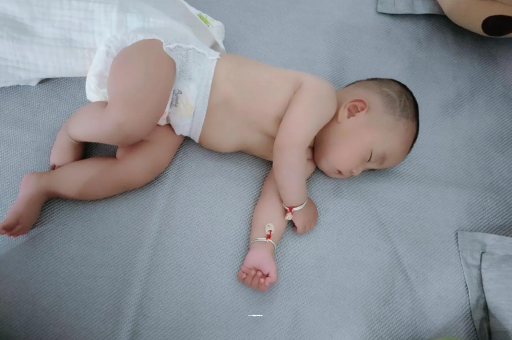 石河子三个月宝宝身高体重